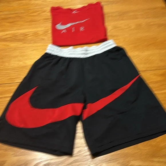 Nike Men’s Black Shorts with Red Swoosh with Red Shirt with a swoosh - Picture 4 of 6